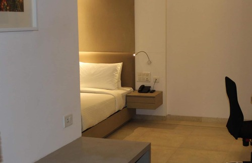 Gurugram Hotel | Keys Lite by Lemon Tree Hotels, Mayfield, Gurgaon