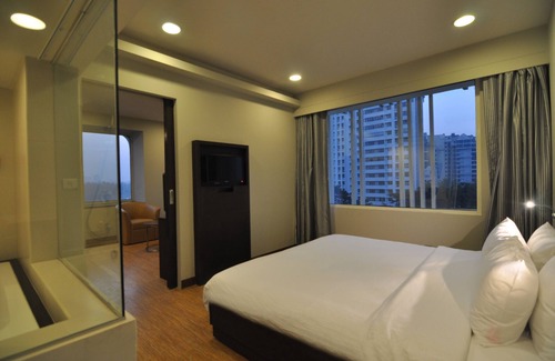 Kochi Hotel | Keys Select by Lemon Tree Hotels, Kochi