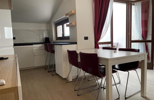 Brebbia Apartment | Kibilù - Brebbia Bilocale con Piscina Parcheggio vicinanze Lago Maggiore