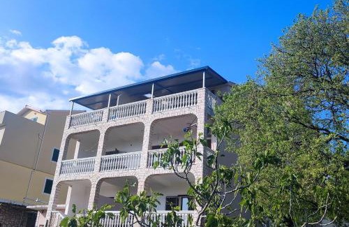 Grebastica Apartment | Kids Friendly Seaside Apartments Grebaštica - Šibenik