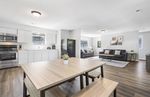 Kimberling City Hotel | Kimberling Cove H19