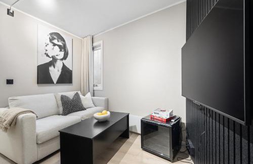 Bergenhus Apartment | King bed - Renovated 2024 - 2BR Behind Bryggen