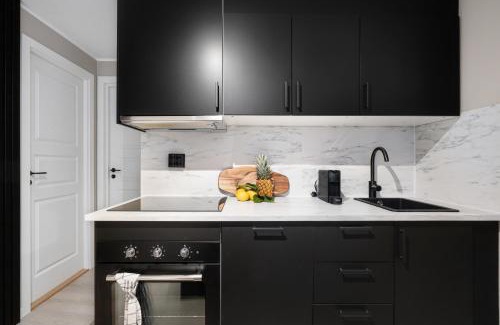 Bergenhus Apartment | King bed - Renovated 2024 - 2BR Behind Bryggen