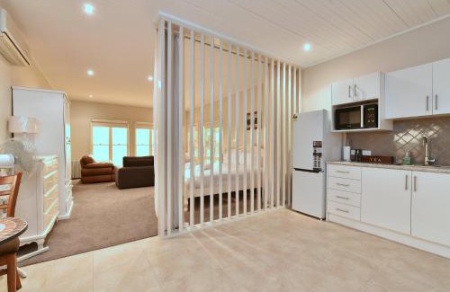 Pokolbin House | King Retreat Estate - close proximity to Bimbadgen and Hope Estate concerts