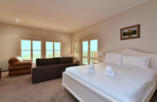 Pokolbin House | King Retreat Estate - close proximity to Bimbadgen and Hope Estate concerts