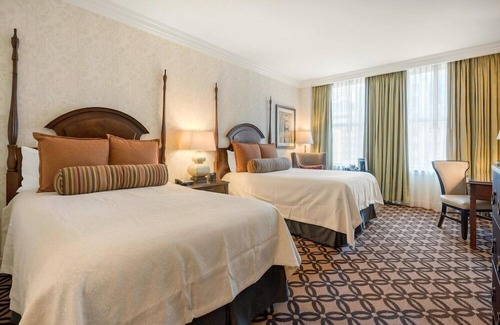 Financial District House | King Room at a 4.5⭐️ Hotel
