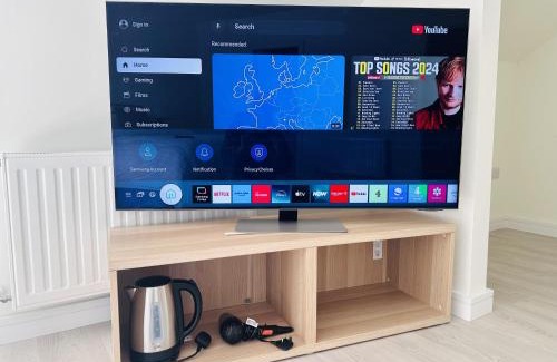 Dublin House | King Room with Ensuite in Dublin
