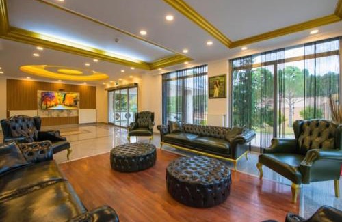 Kavaklidere Hotel | King Royal palace salkım