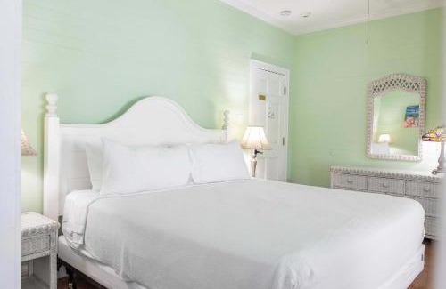 Historic Seaport Hotel | King Suite Balcony - at James House