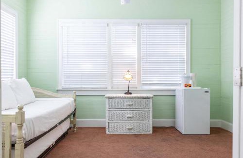 Historic Seaport Hotel | King Suite Balcony - at James House