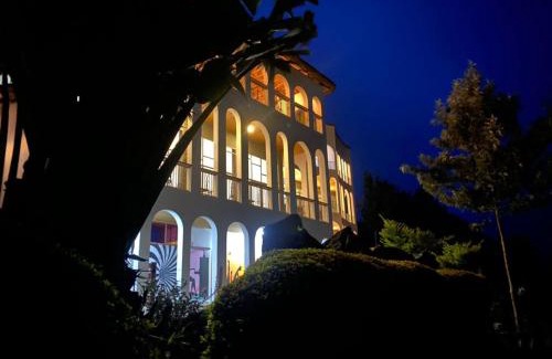 Rwesero Hotel | Kingfisher Resort-Muhazi