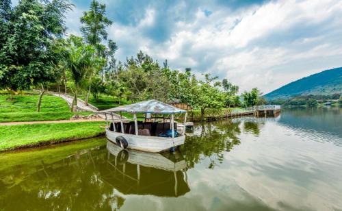 Rwesero Hotel | Kingfisher Resort-Muhazi