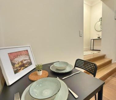 Kings Cross Apartment | Kings Cross Immersion Vibrant Local Area