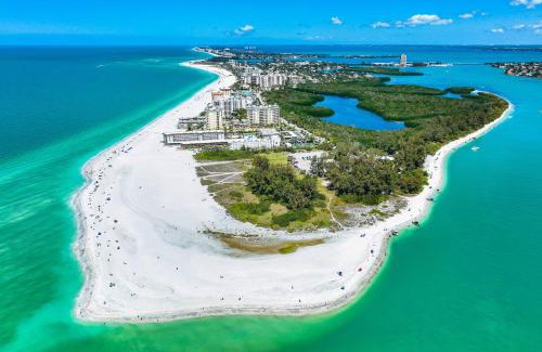 Saint Armands Key House | Kingston Arms, 2nd Floor, Walk to Beach