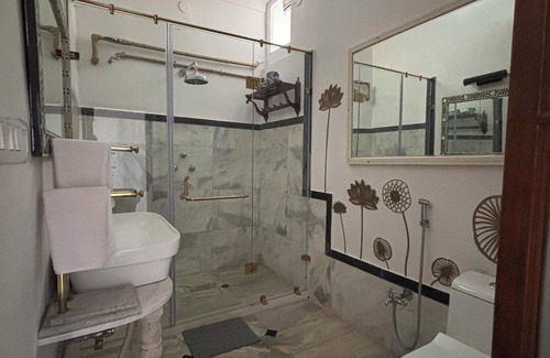 Udaipur City Centre Hotel | Kintsugi at Rangniwas