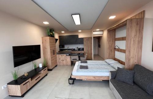Balatonalmadi Apartment | Kisterasz Apartman