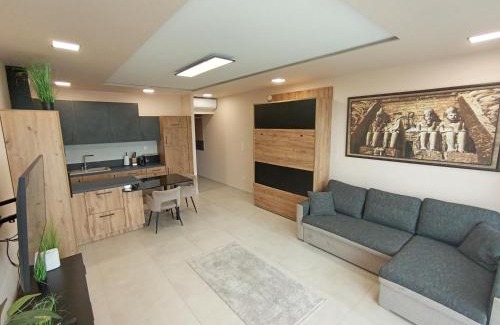 Balatonalmadi Apartment | Kisterasz Apartman