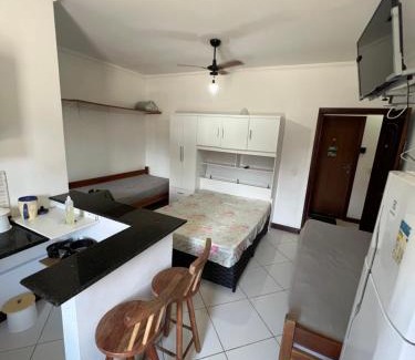 Toninhas Apartment | Kitnet com 2 piscinas a 4 quadras da Praia das Toninhas Ubatuba-SP
