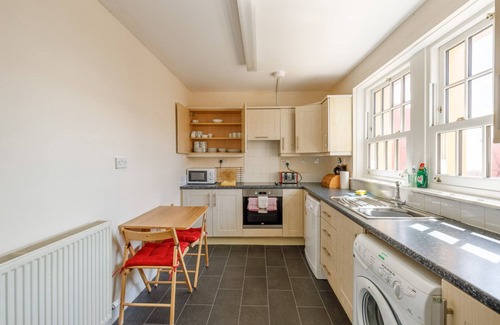 Drummore House | Kittiwake House - Three Bedroom House, Sleeps 6