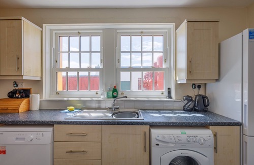 Drummore House | Kittiwake House - Three Bedroom House, Sleeps 6