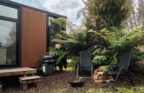 Waitoki House | Kiwi Farm Cabin 2 by Tiny Away