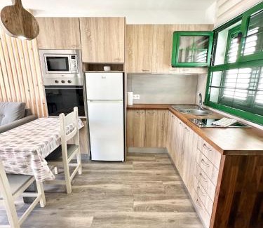 El Cotillo Apartment | Kiwi Smoothie - En la playa, doble terraza, cocina completa, dos camas y Wifi