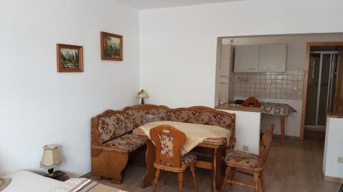 Ilmenau Apartment | kleine Ferienwohnung Schortestraße