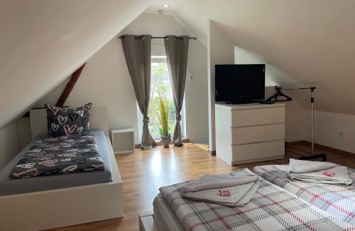 Hildesheim District Apartment | Kleine gemütliche Einliegerwohnung mit Garten und Pool