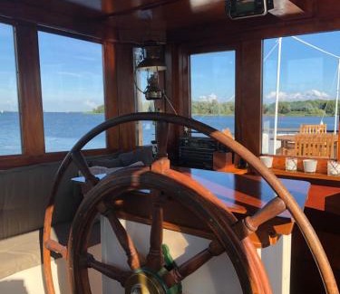 Monnickendam Boat Rental | Klipper Johanna
