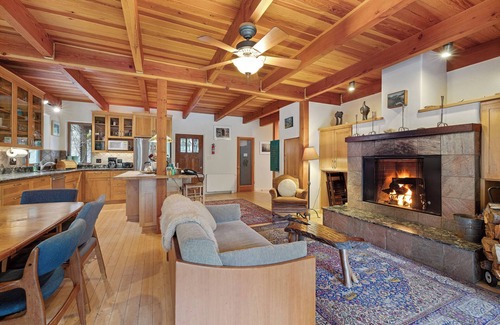 Redwood Valley House | Knoll House - 2-bedroom house at Leonard Lake Reserve