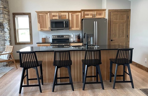 New Lisbon House | Kokomo Cabin: Campfires, Family Fun & Pickleball