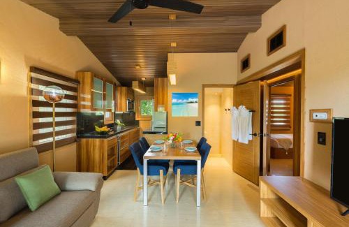 Venetian Road Settlement House | Kokomo Ultra-Lux King - Single Cottage
