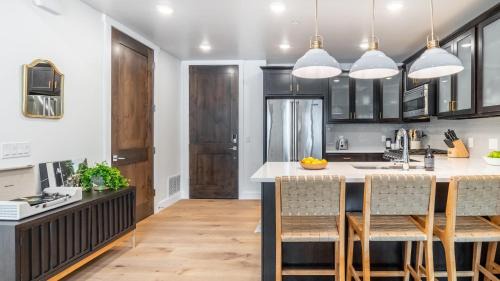 Park City Apartment | Kokopelli by AvantStay Close to the Ski Slopes in this Majestic Home in Park City