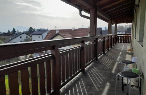 Attnang-Puchheim Apartment | Komplette schöne Wohnung In Seenähe Attersee und Traunsee Oberösterreich direkte Buchung möglich keine Freigabe erforderlich Raumüberlassung siehe Inserat 50 Eur Kaution bereits in Buchungsbetrag enthalten!