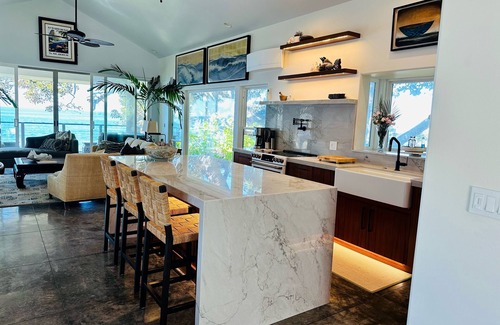 Kailua-Kona House | Kona Bay Hale by RedAwning