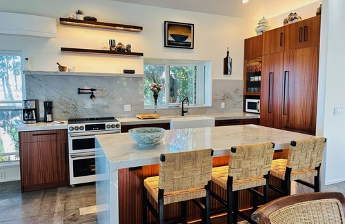 Kailua-Kona House | Kona Bay Hale by RedAwning