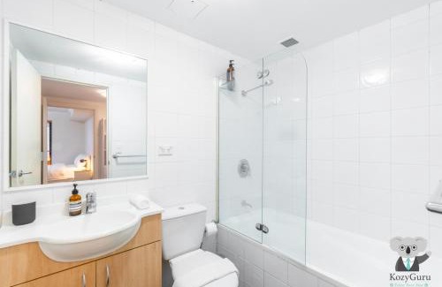 Redfern Apartment | KozyGuru | Redfern | Cozy Apt near Train Station