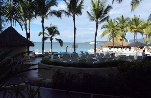 Flamingos Condo | Krystal Grand, Suite 2102. Beach Front, Pool side, great for Family Vacation.