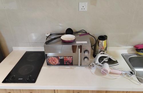 Taman Century Apartment | KSL Mall - High Speed WiFi - Bathtub - Netflix - 24-7 Support