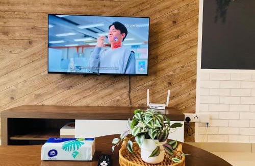 Taman Pertama Apartment | Kuala Lumpur M Vertica Residence I Big Family Homestay 大家庭适住 I Walking distance to MRT I 马中英文服务 I Malay English Chinese