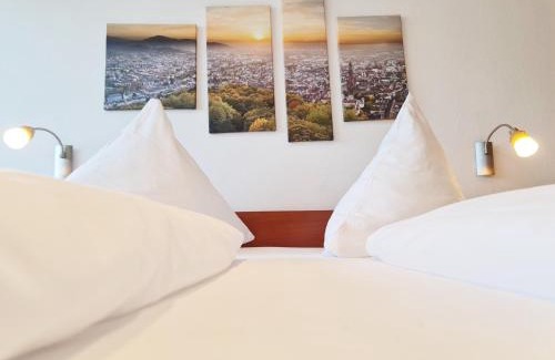 Schluchsee Apartment | Kurhotel Schluchsee App 1103 - das mit der Kuckucksuhr, mit Indoorpool, Hochschwarzwaldkarte, Schluchsee