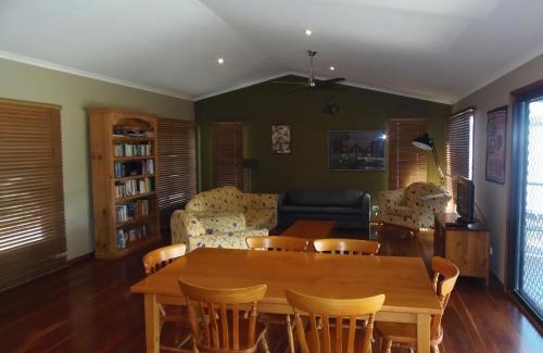 Rainbow Beach House | Kurrawah Rainbow Beach