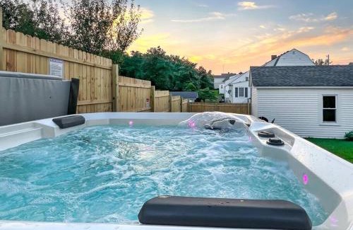 Springfield House | KY Bourbon Adventure Hot Tub & Distilleries