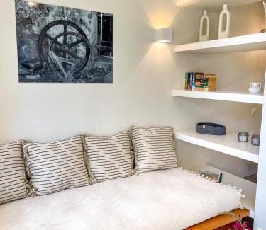 Pilalimata Apartment | Kynthia Suite - Escape to Seaside Makry Gialos
