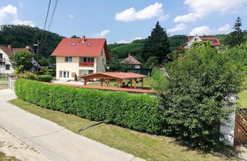 Szekszard House | Lótuszvirág Vendégház