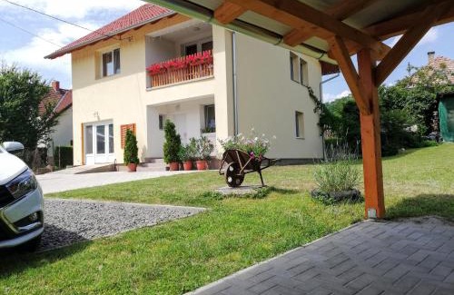 Szekszard House | Lótuszvirág Vendégház