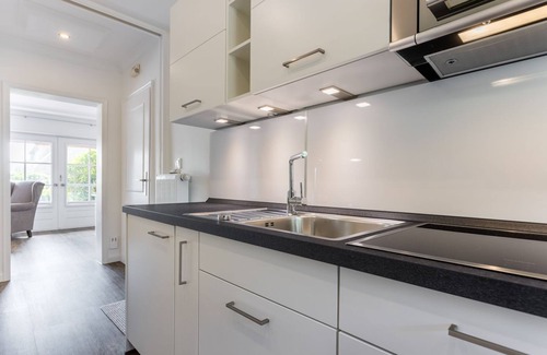 Keitum Apartment | Lüüvwai II - In Einer Reetgedeckten Wohnanlage in Südlage Nahe dem Benen-diken-hotel