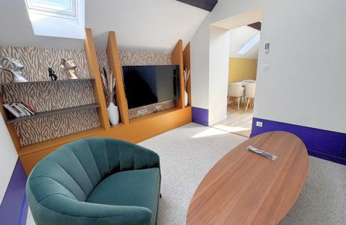 Lons-le-Saunier Apartment | L'échapée verte Grand T3 avec climatisation