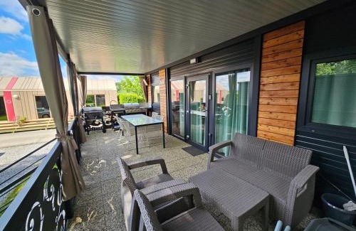 Metlika House | L&A Mobile House