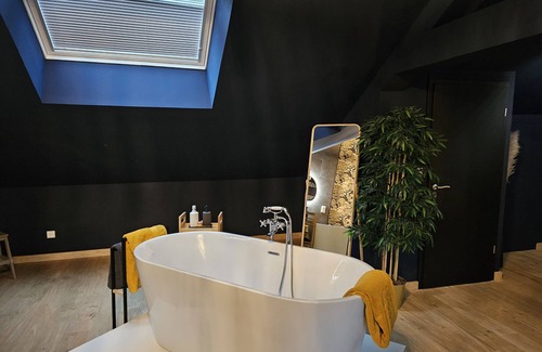Bouillon House | L'alcôve de Ide, Chambre de Luxe de 68m²